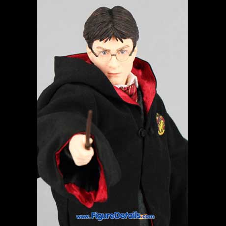Harry Potter Action Figure with Gryffindor House Robe Review - Medicom Toy RAH 7